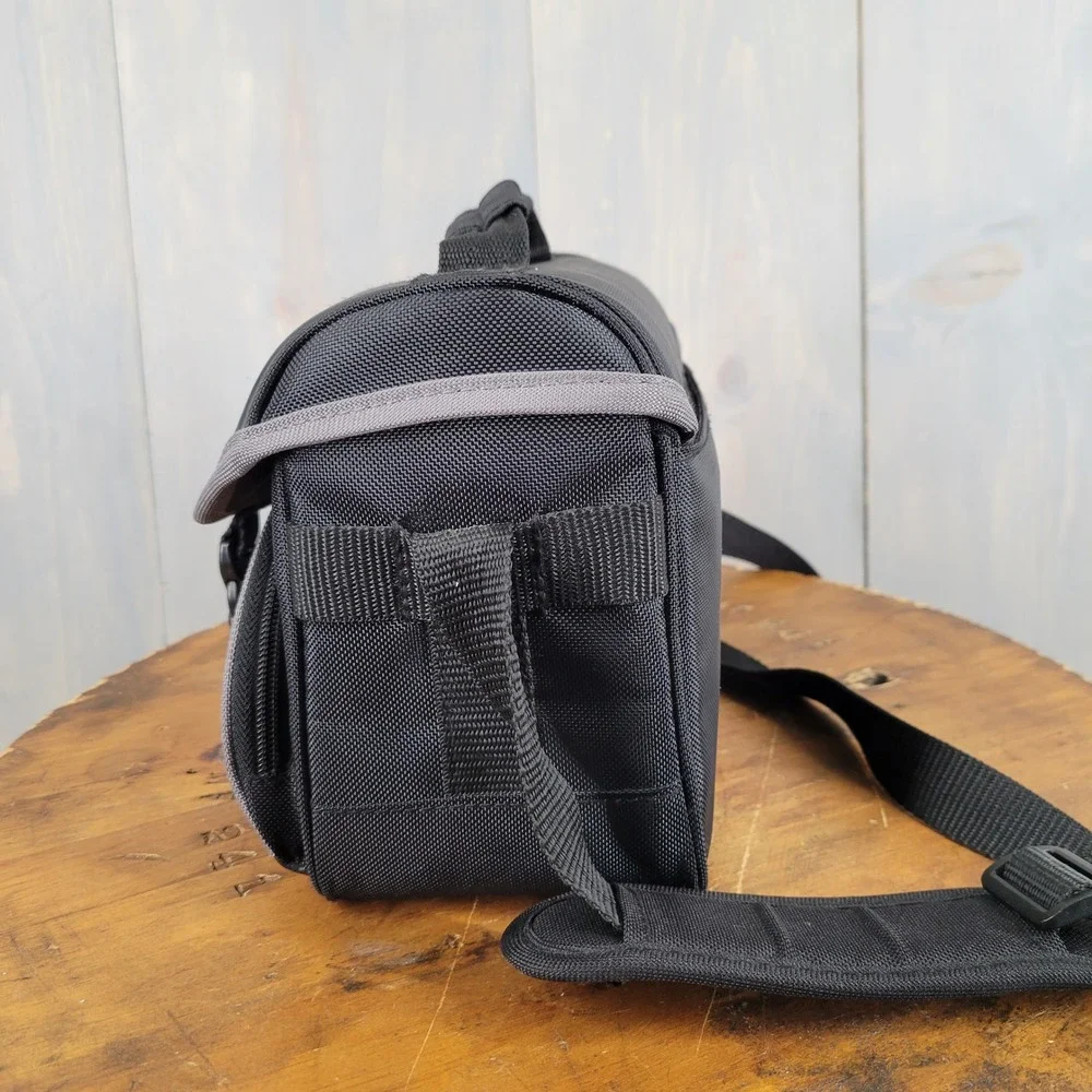 Sony LCS-X20 Camera Bag Unisex Small Black Padded Shoulder Strap Case